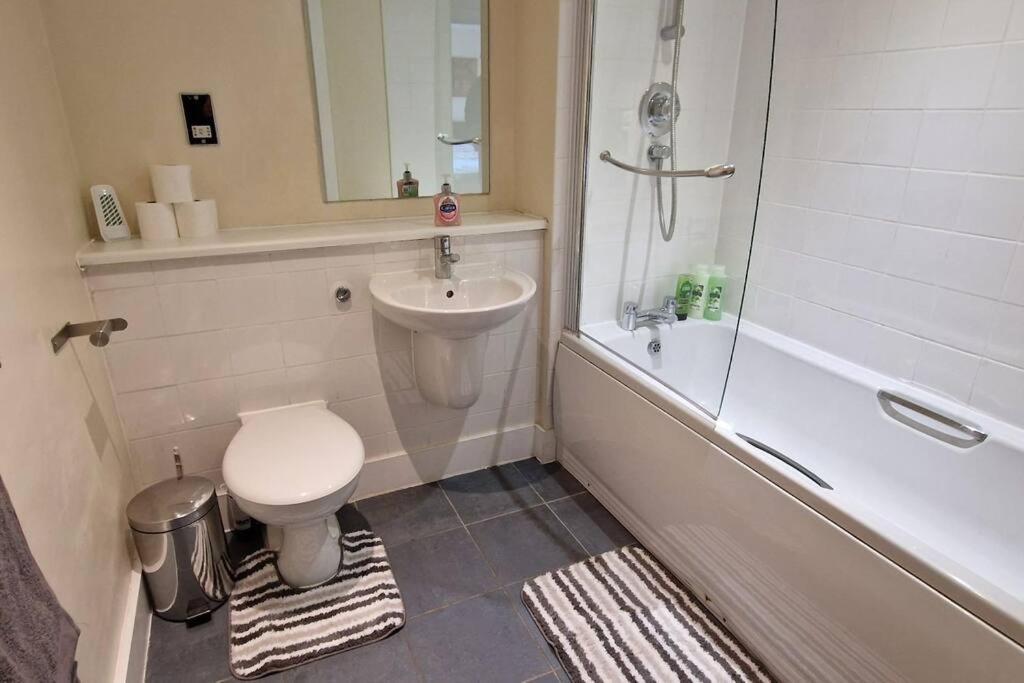 2 Bedroom Apartment Central Birmingham City Centre Экстерьер фото